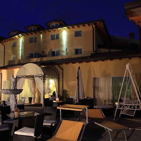 Hotel Borgo dei Poeti Romantik Wellness&SPA Manerba del Garda Exterior foto