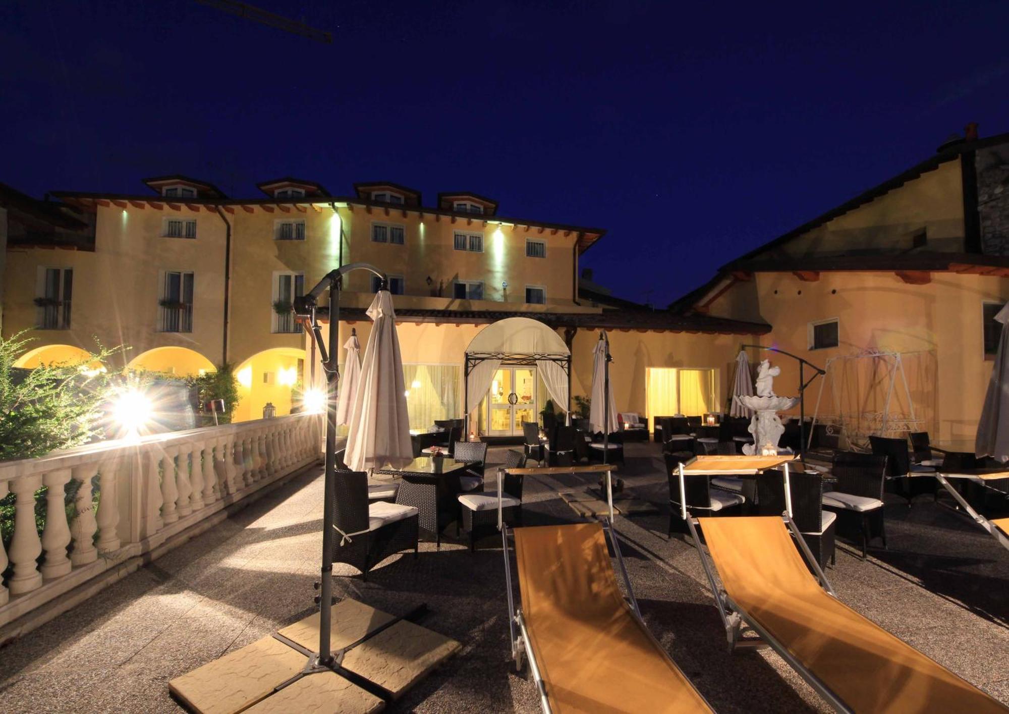 Hotel Borgo dei Poeti Romantik Wellness&SPA Manerba del Garda Exterior foto