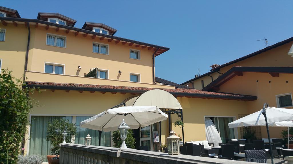 Hotel Borgo dei Poeti Romantik Wellness&SPA Manerba del Garda Exterior foto